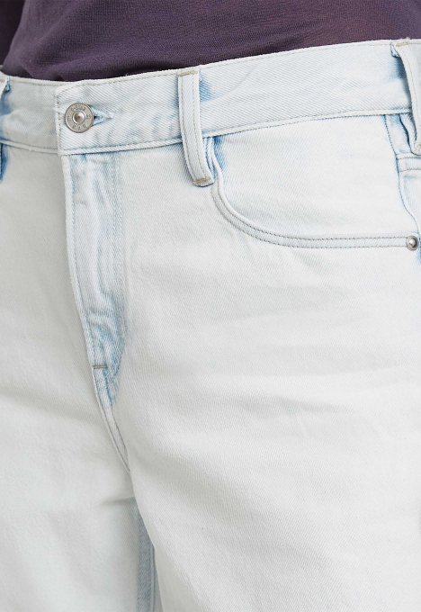 Judee Loose Jeans