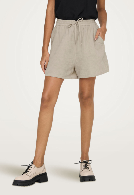 Thyra Short