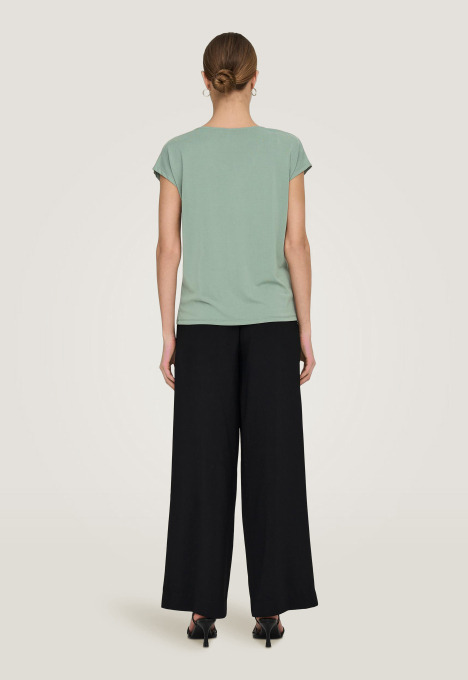 Free Top