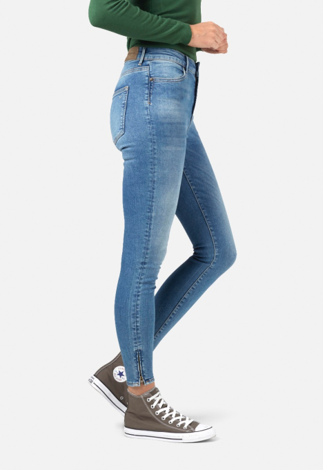 Celsi Ankle Super Skinny Jeans