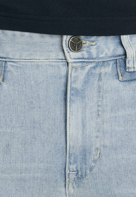 Commander Relaxed Short