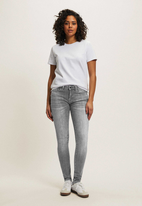 Cassy Skinny Jeans