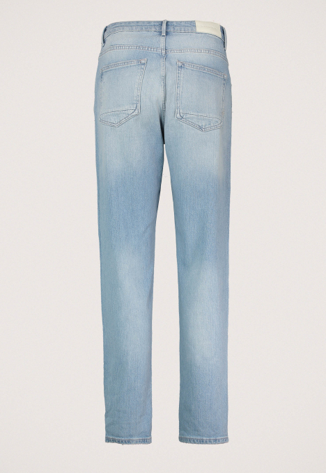 Sam Tapered Fit Jeans