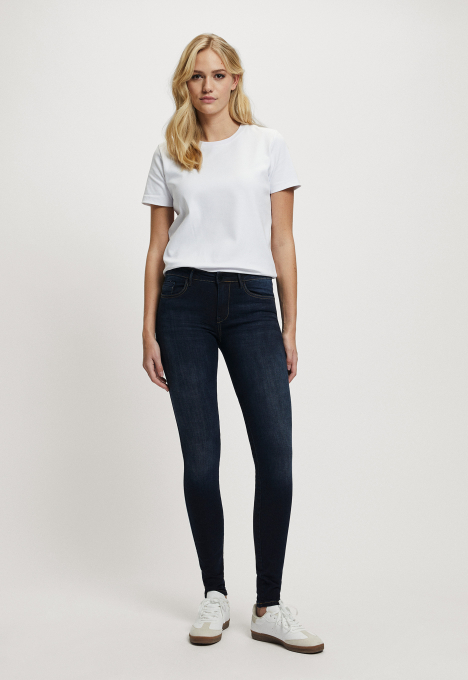 Cassy Skinny Jeans