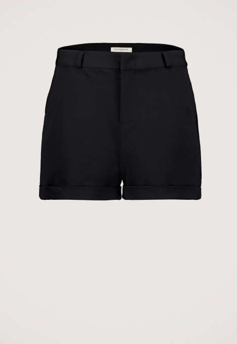Fadua Short
