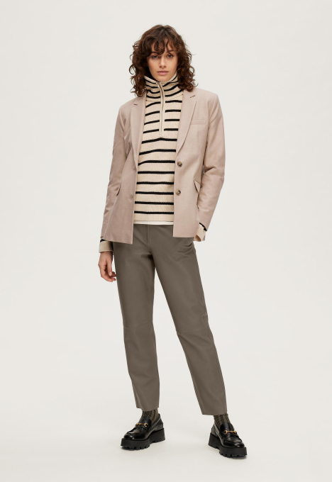 Eliana Blazer 