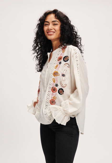 Flower Embroidery Blouse