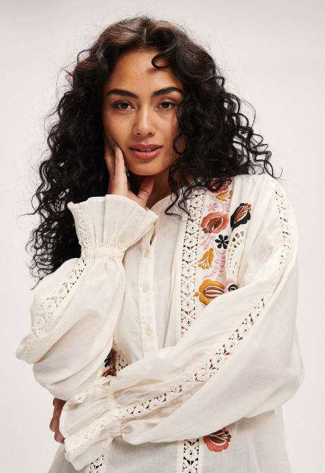 Flower Embroidery Blouse