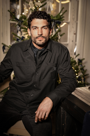 LOOK MAN 4- For the love of XMAS