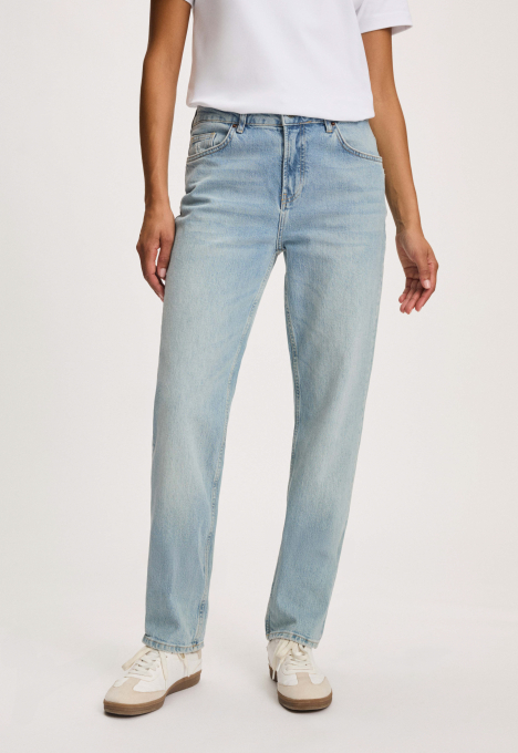 Liv Straight Jeans
