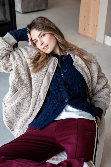 LOOK VROUW 6 - Cozy knits