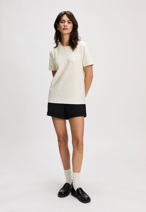 Finou Short 