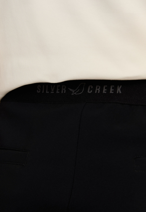 Finou Short 