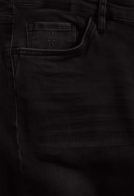 Porter Slim Tapered Jeans