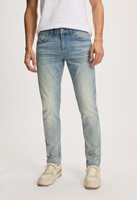 Lewis Regular Tapered Jeans