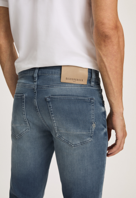 Porter Slim Tapered Jeans