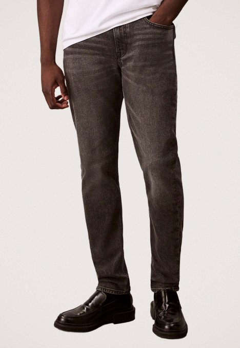 Slim Tapered Jeans