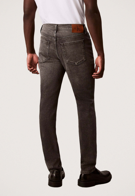 Slim Tapered Jeans