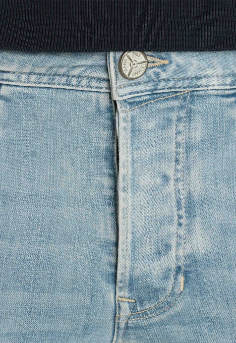 Carior Tapered Fit Jeans