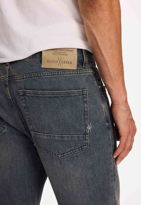 Barrier Loose Jeans