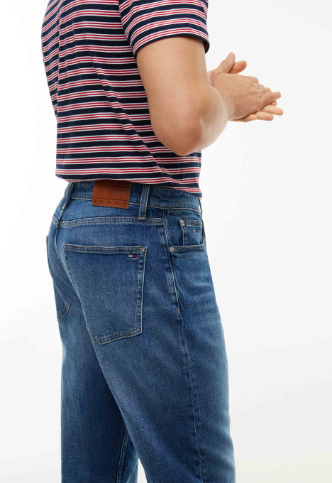 Ryan Slim Straight Jeans 