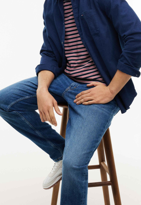 Ryan Slim Straight Jeans 