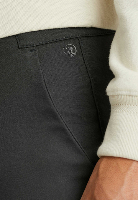 Riser Slim Fit Chino