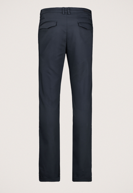 Riser Slim Fit Chino