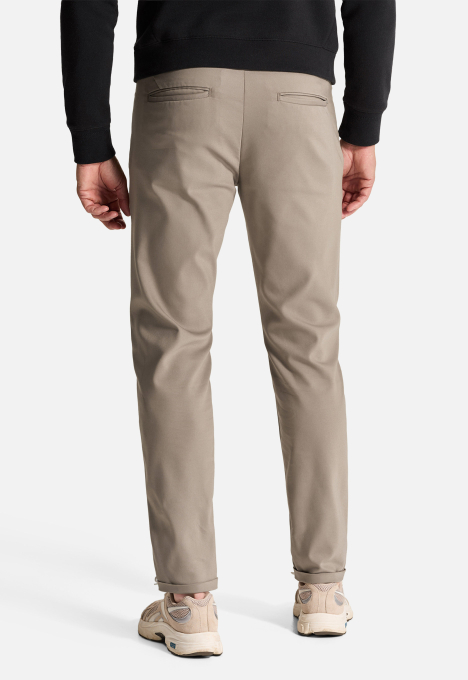 Cylas Tapered Fit Chino