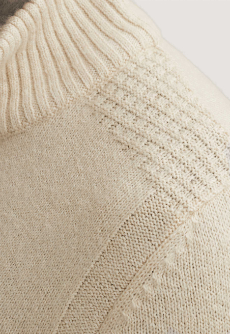 Half Zip Collar Soft Blend