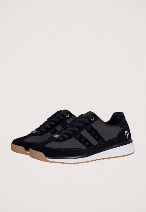 Boston Sneaker