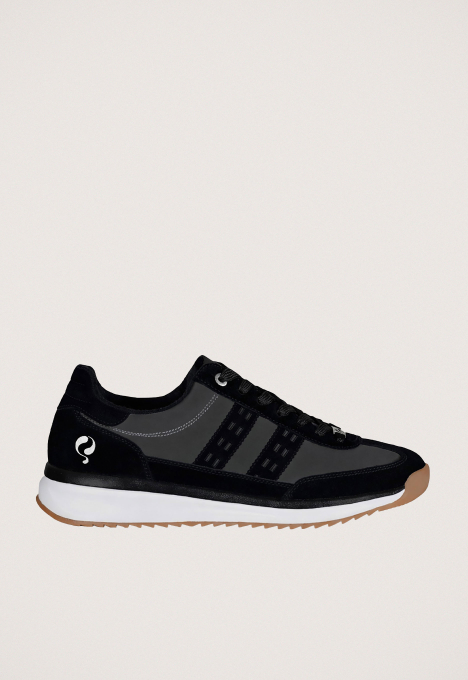 Boston Sneaker