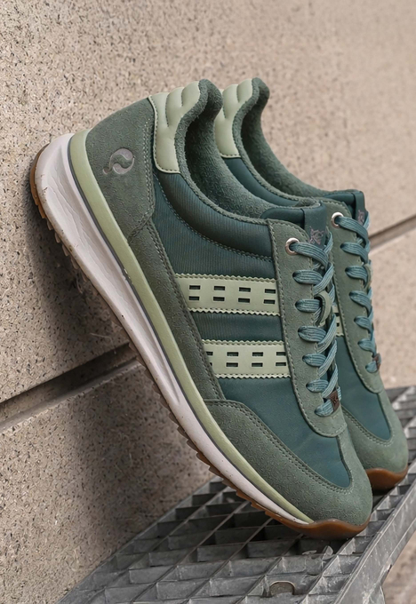 Boston Sneaker
