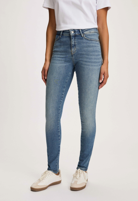 Celsi Super Skinny Jeans