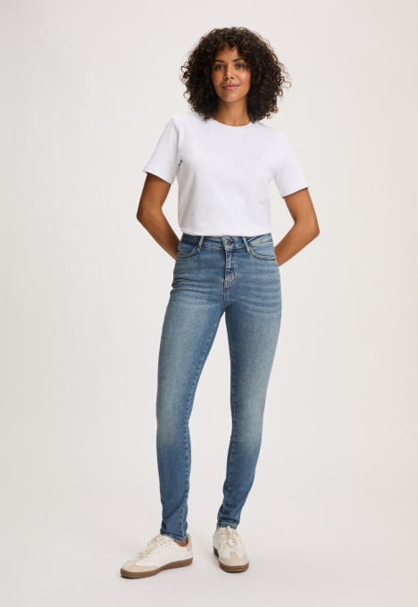 Celsi Super Skinny Jeans