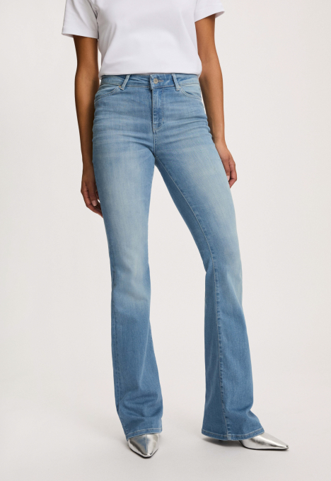 Celsi Flared Jeans 