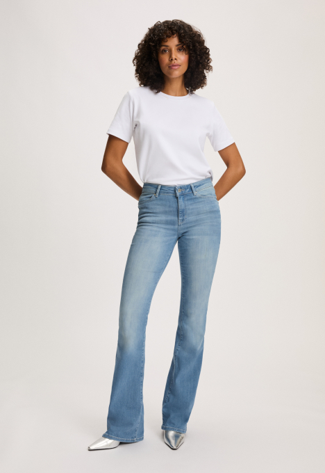 Celsi Flared Jeans 