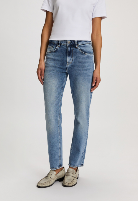 Cinna Slim Tapered Jeans