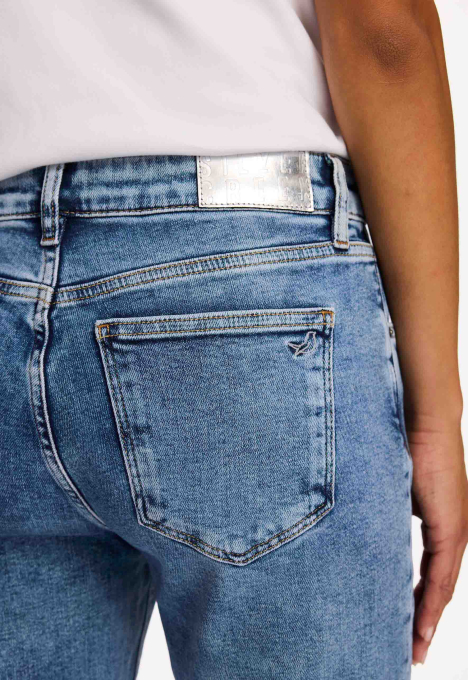 Cinna Slim Tapered Jeans