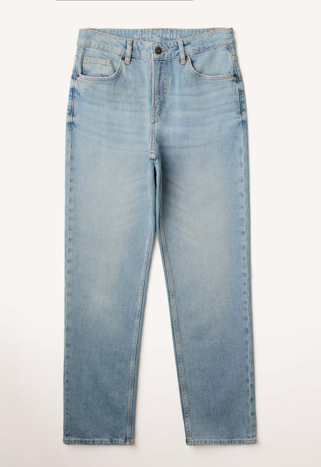 Liv Straight Jeans