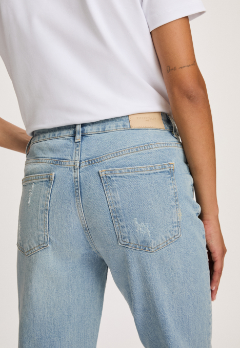 Liv Straight Jeans