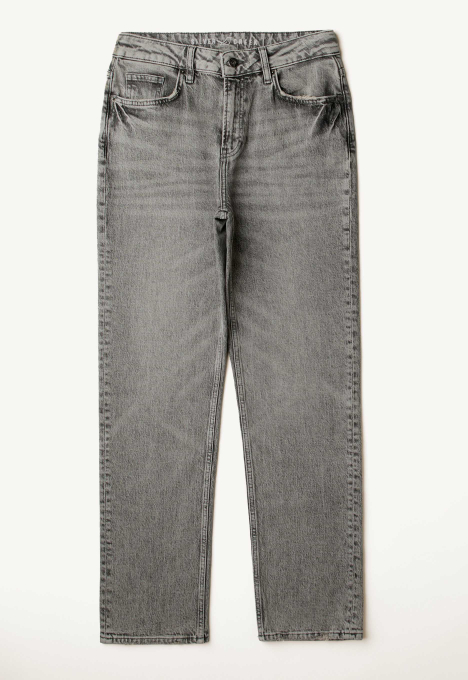 Liv Straight Jeans