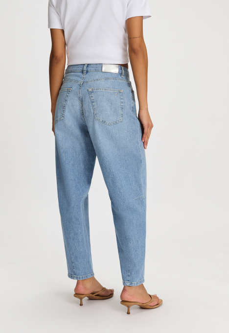 Ruth Balloon Jeans