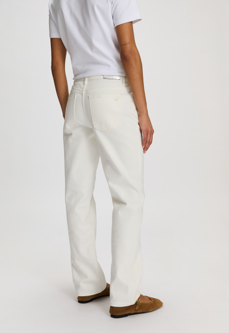 Liv Straight Jeans