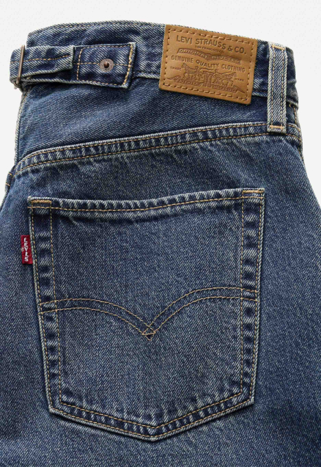 Loose Taper Jeans