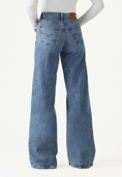 728 High Rise Wide Leg Jeans