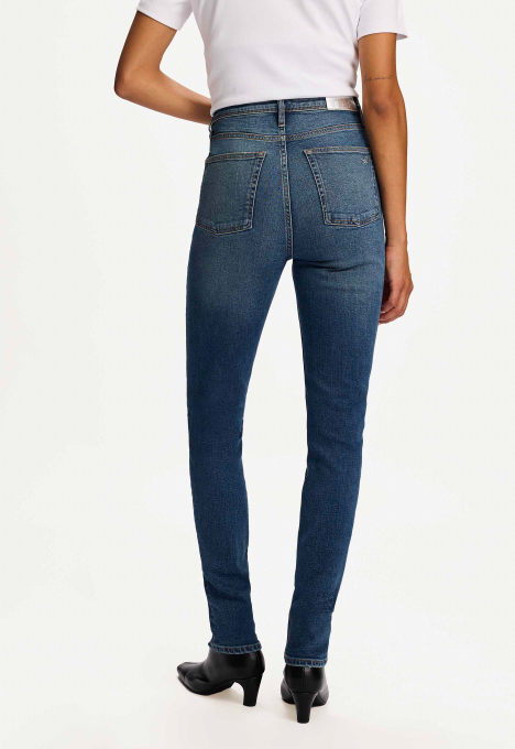 Ivory Slim Jeans