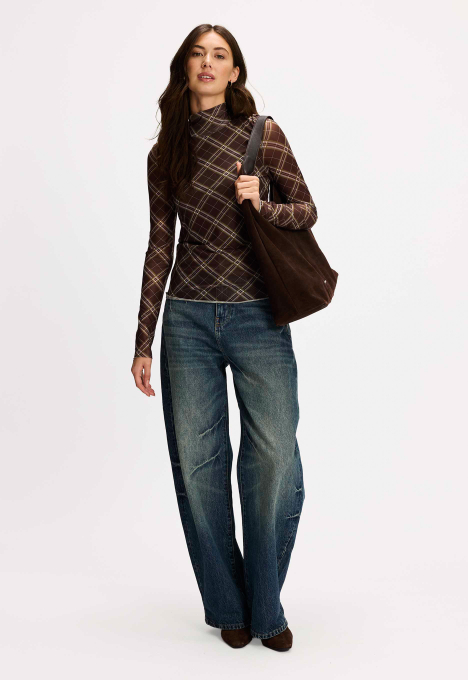 Sara Longsleeve