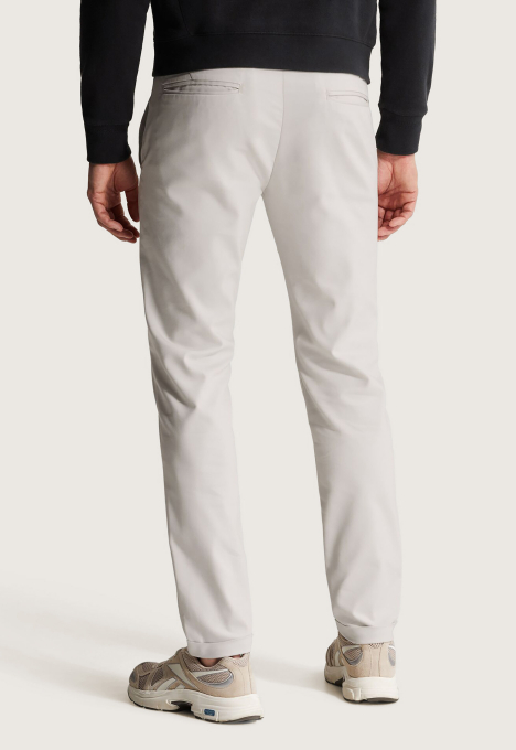 Riser Slim Fit Chino