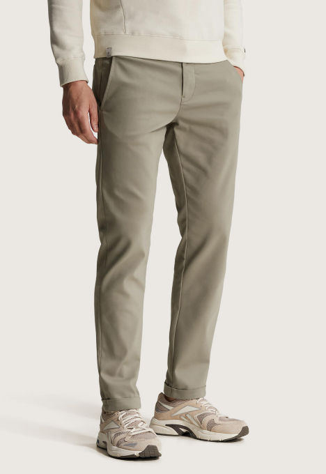 Cylas Tapered Chino